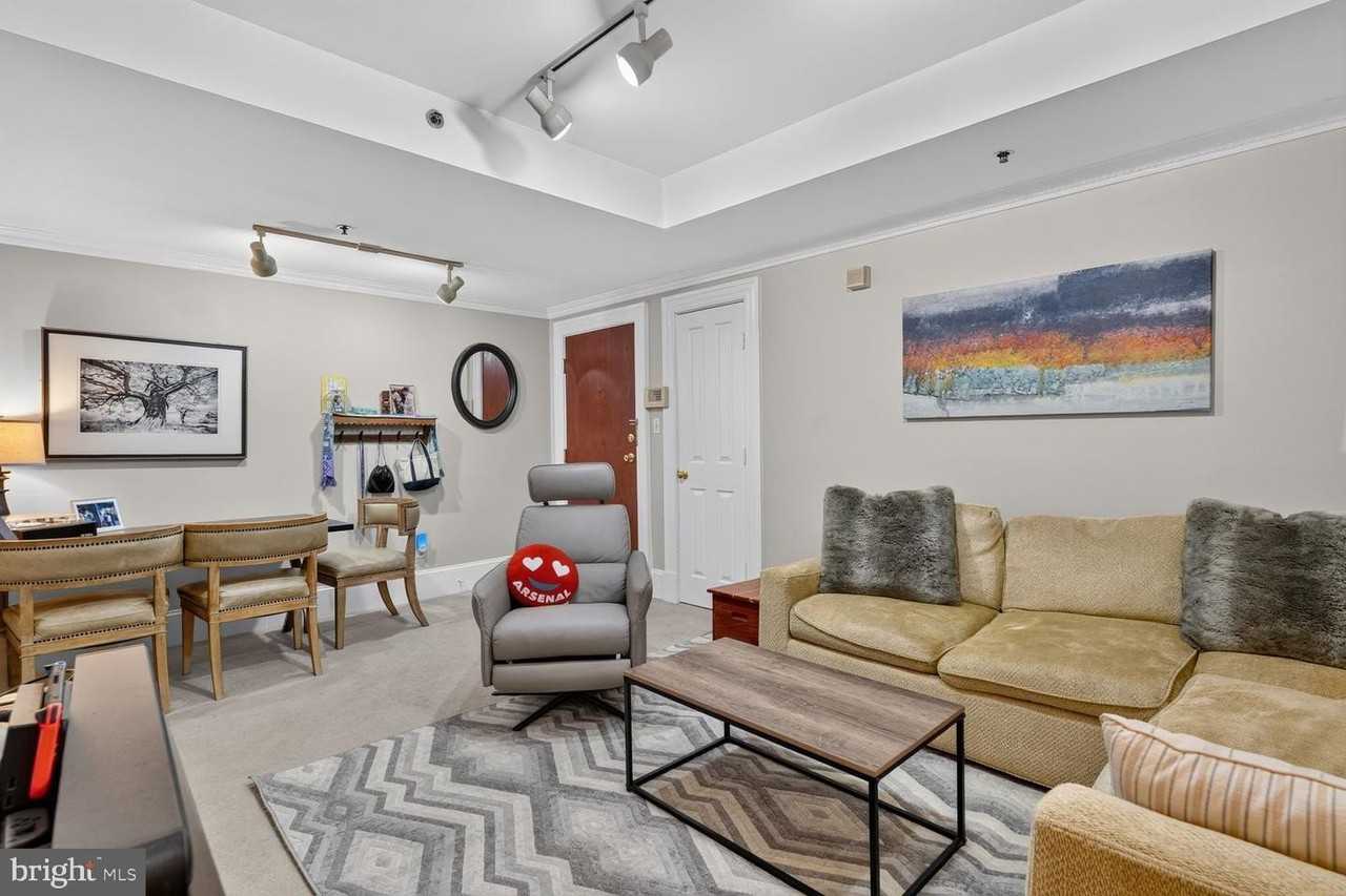 1736 18th St Nw - Photo 5 of 20