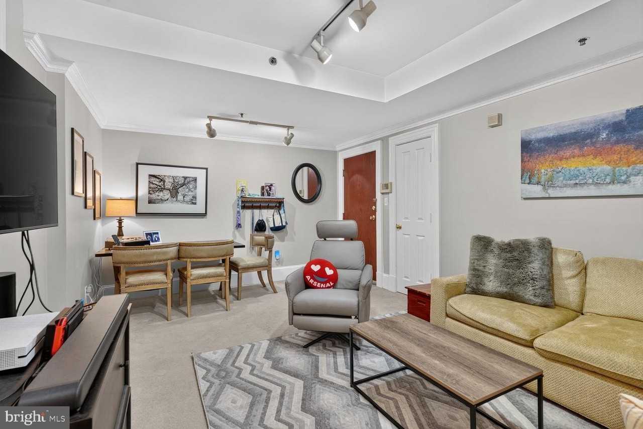 1736 18th St Nw - Photo 6 of 20
