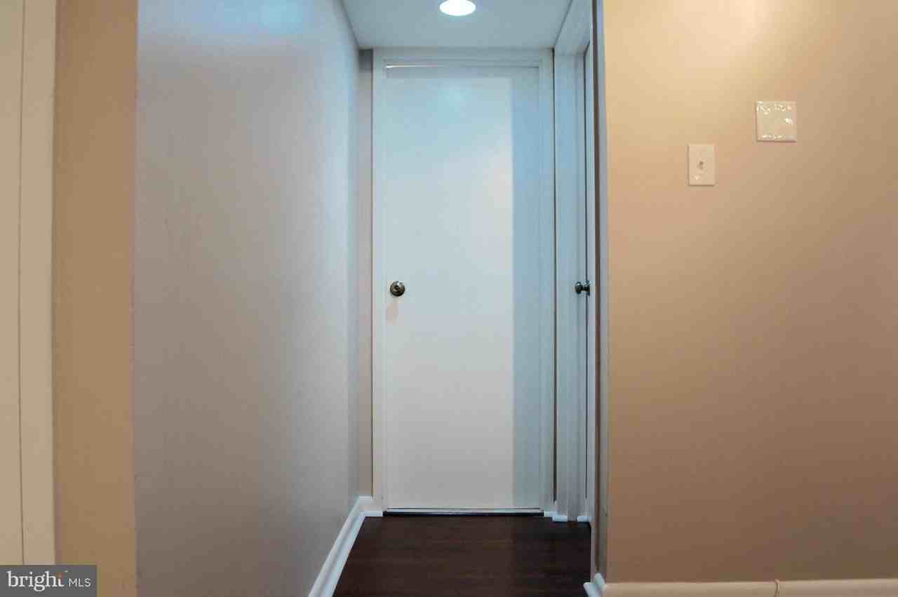 2405 I St Nw - Photo 3 of 22