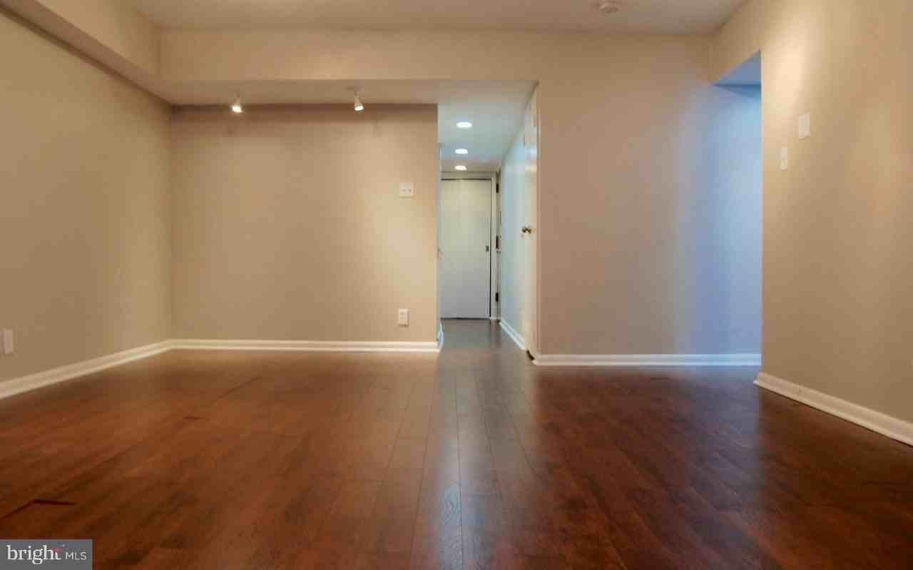 2405 I St Nw - Photo 5 of 22