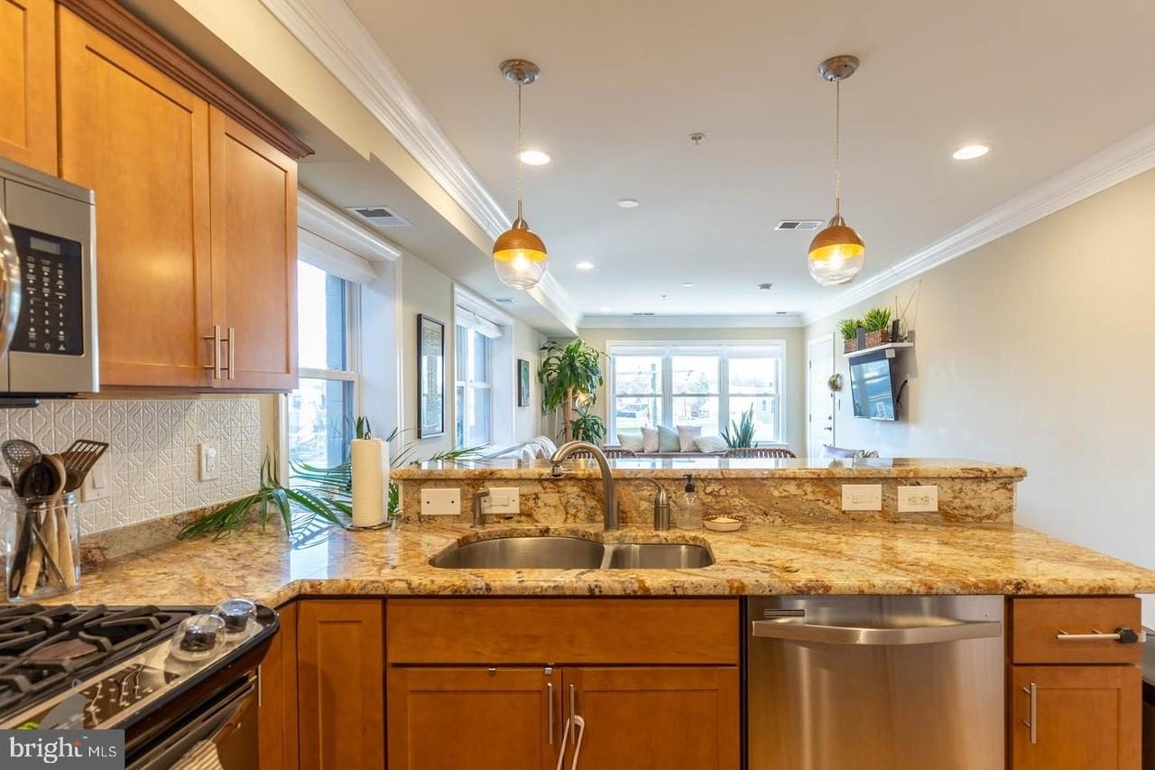 5511 Colorado Ave Nw - Photo 3 of 41