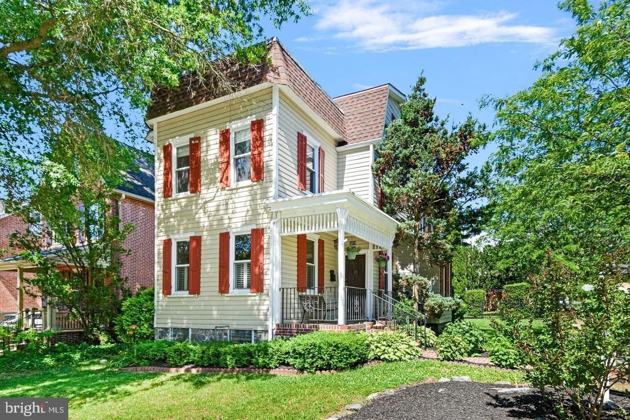 1419 Hamilton St - Photo 4 of 35