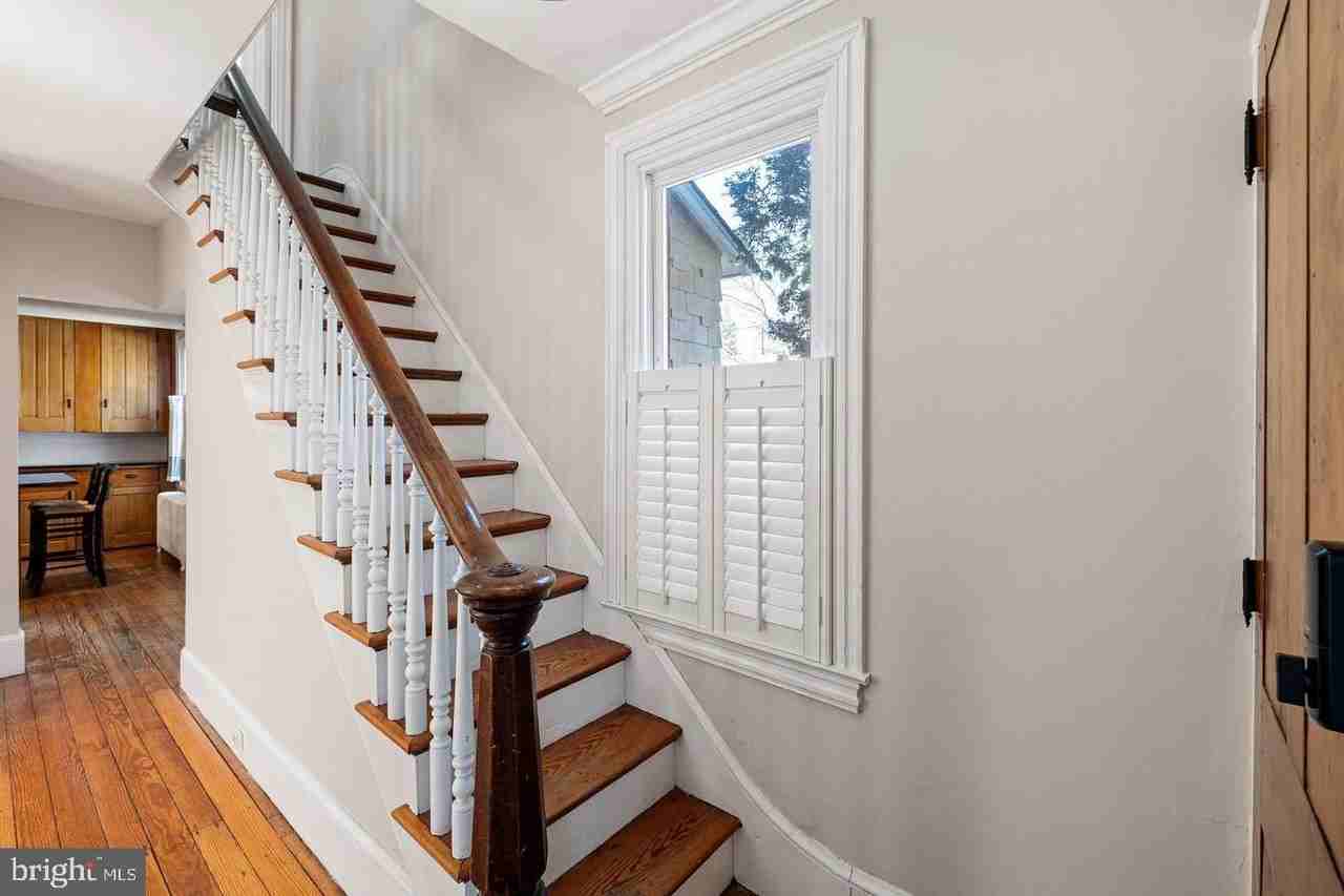 1419 Hamilton St - Photo 7 of 35