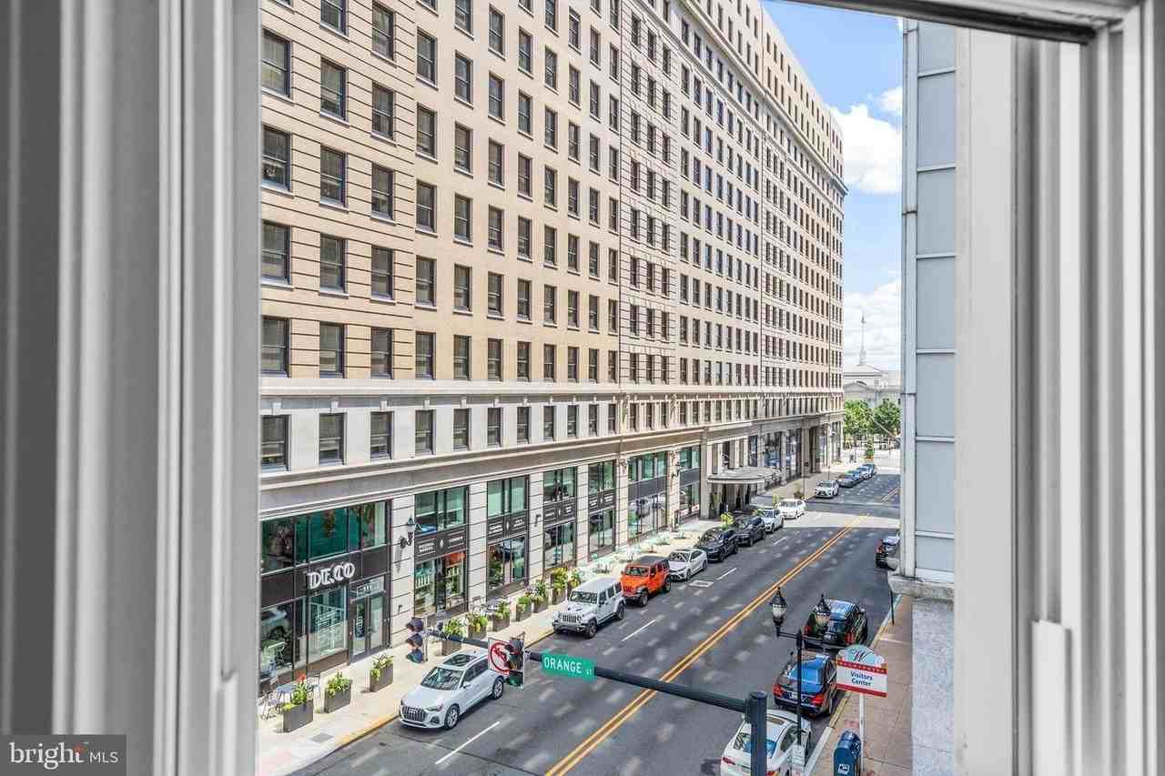 200 W 10th St - Photo 3 of 21