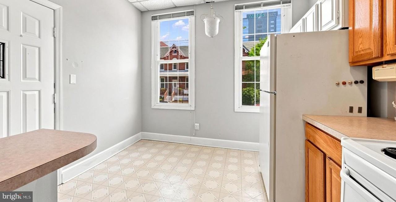 506 W 9th St - Photo 5 of 15