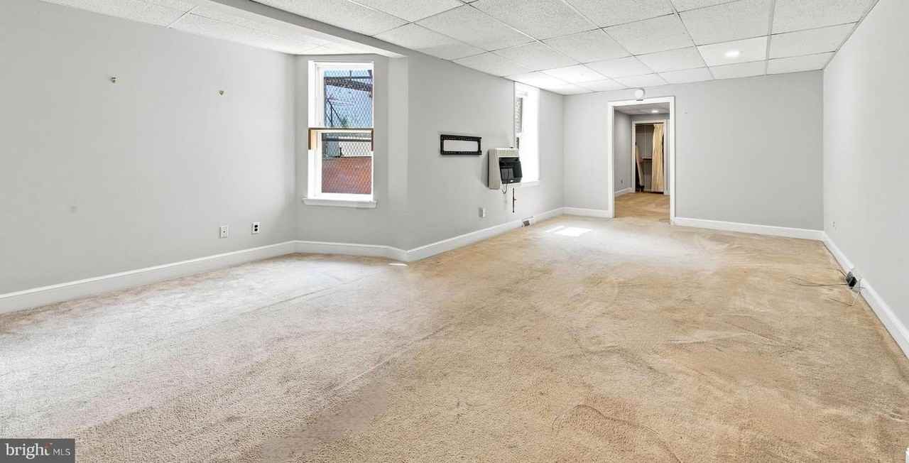 506 W 9th St - Photo 6 of 15