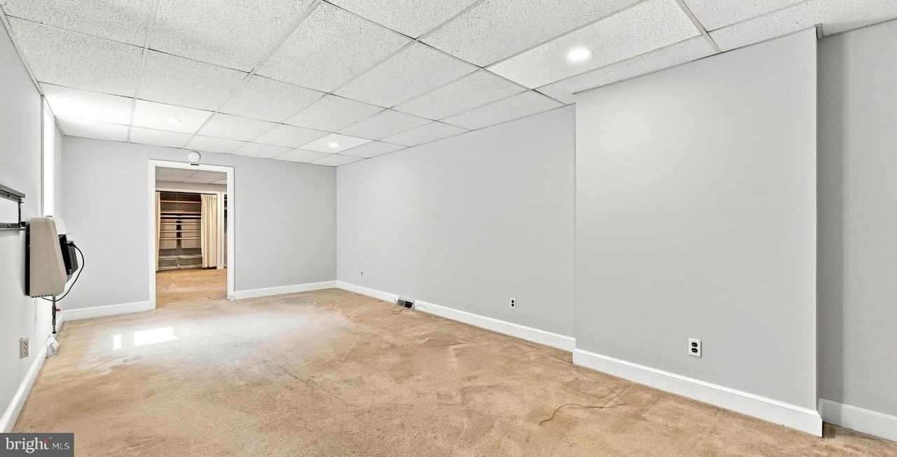 506 W 9th St - Photo 7 of 15