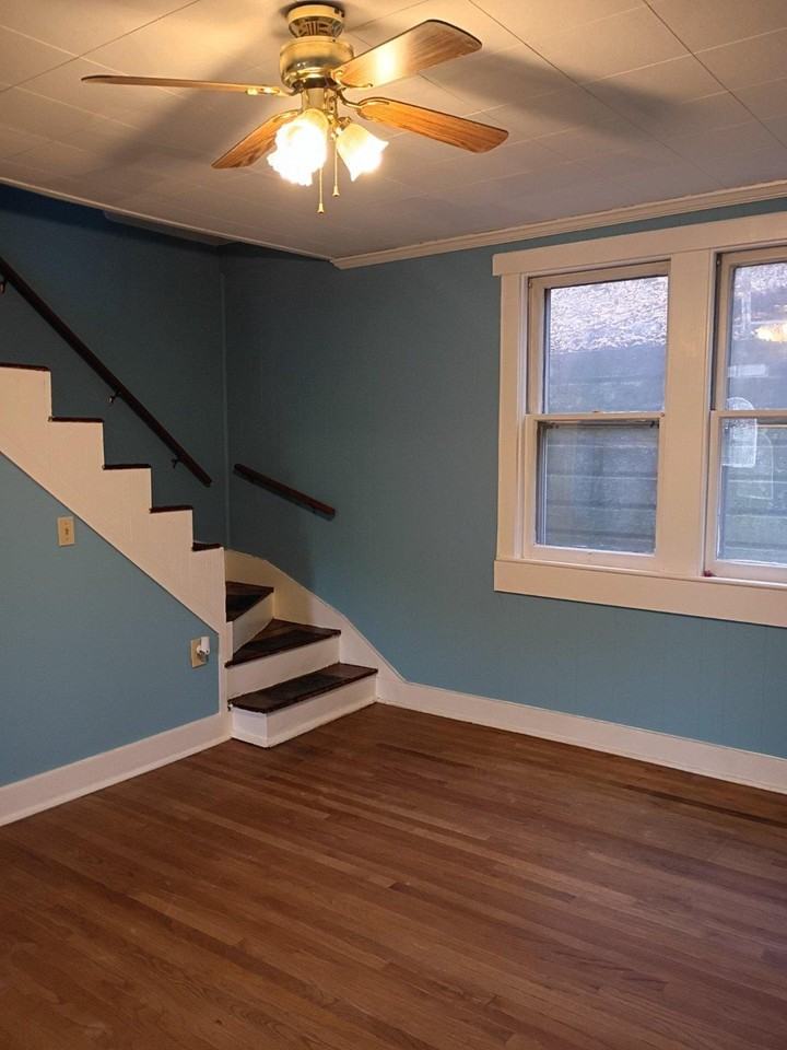 350 Bedford St - Photo 3 of 11