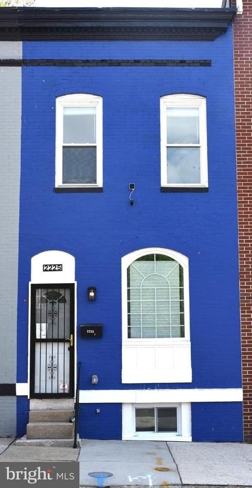 2225 W Baltimore St