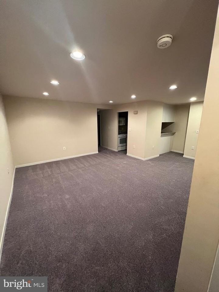 3 Andrew Pl - Photo 3 of 16