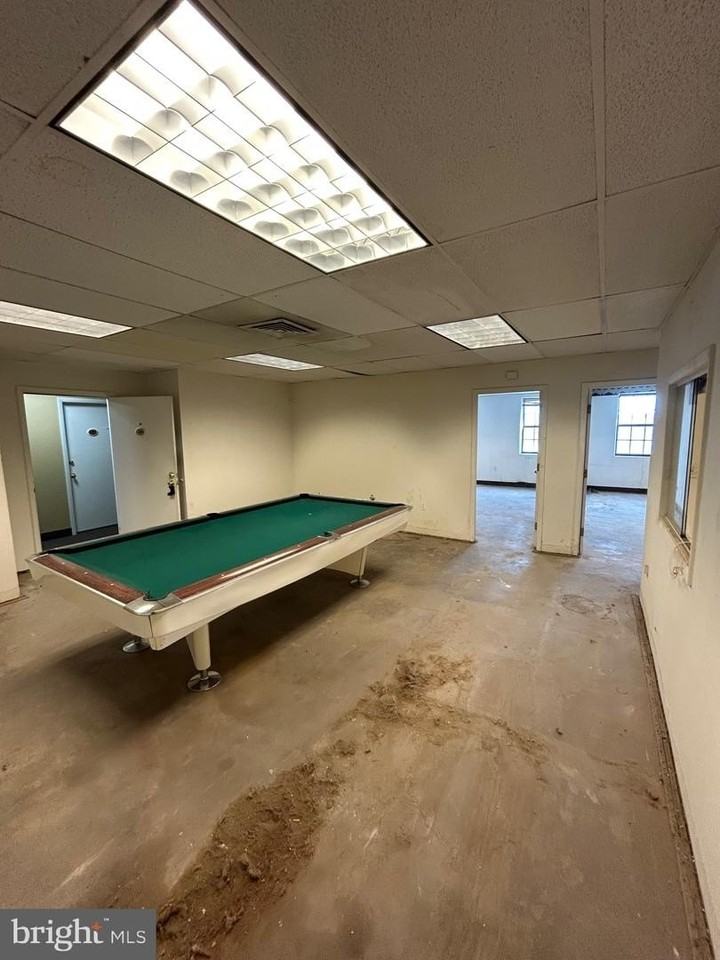 1 E Chase St - Photo 3 of 7