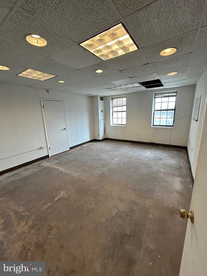 1 E Chase St - Photo 5 of 7