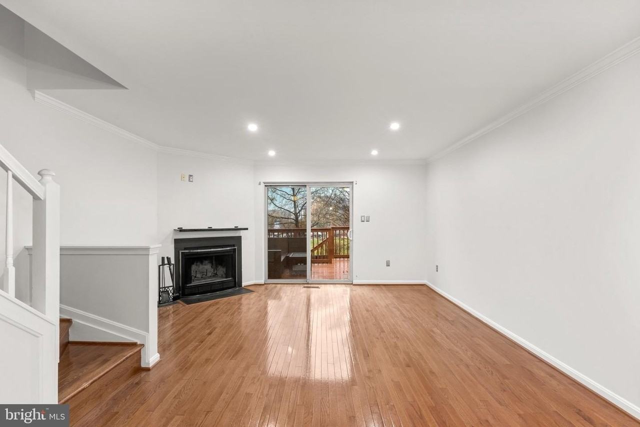 1120 S Kenwood Ave - Photo 5 of 50