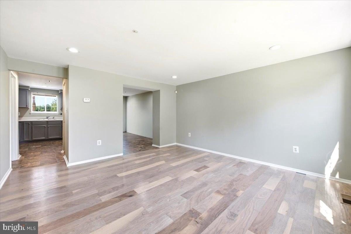 3426 Round Rd - Photo 2 of 24