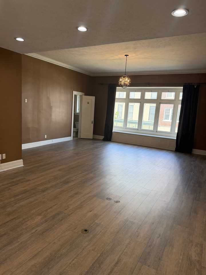 108 E Maumee St #201 - Photo 2 of 7