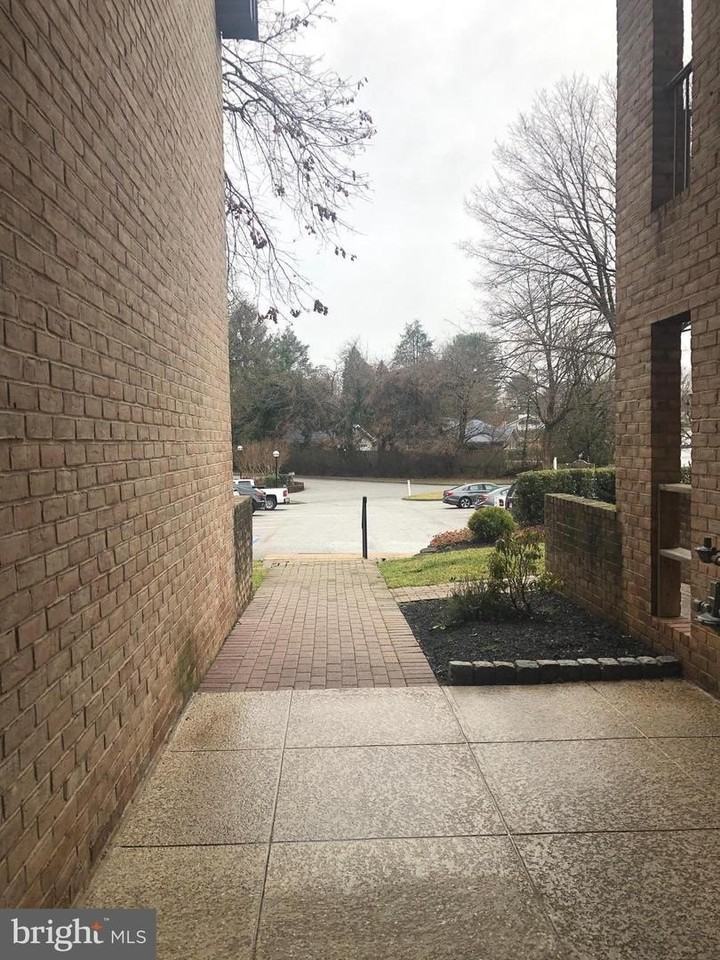 1 Stonehenge Cir - Photo 2 of 50