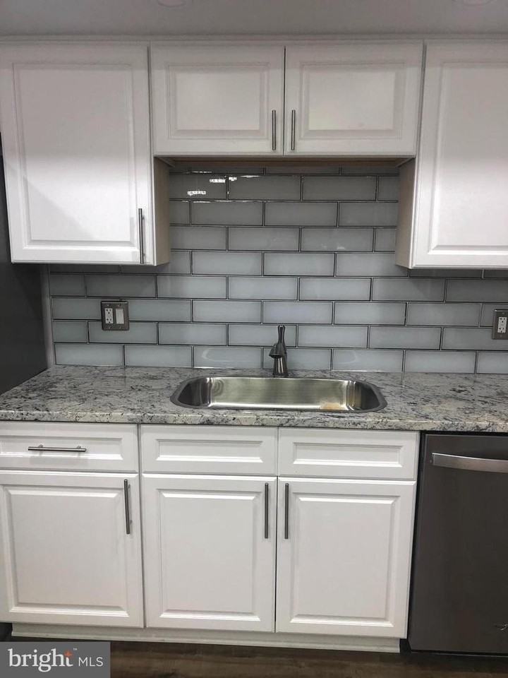 1 Stonehenge Cir - Photo 5 of 50