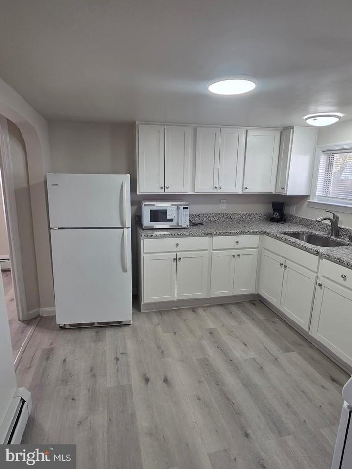 480 W South St - Photo 2 of 11