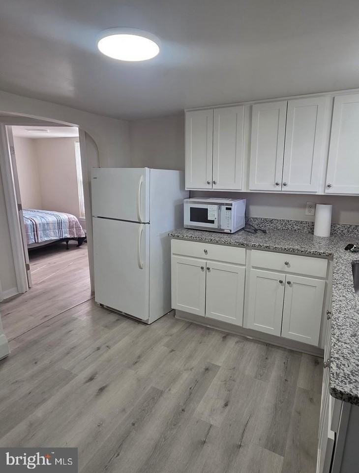 480 W South St - Photo 3 of 11