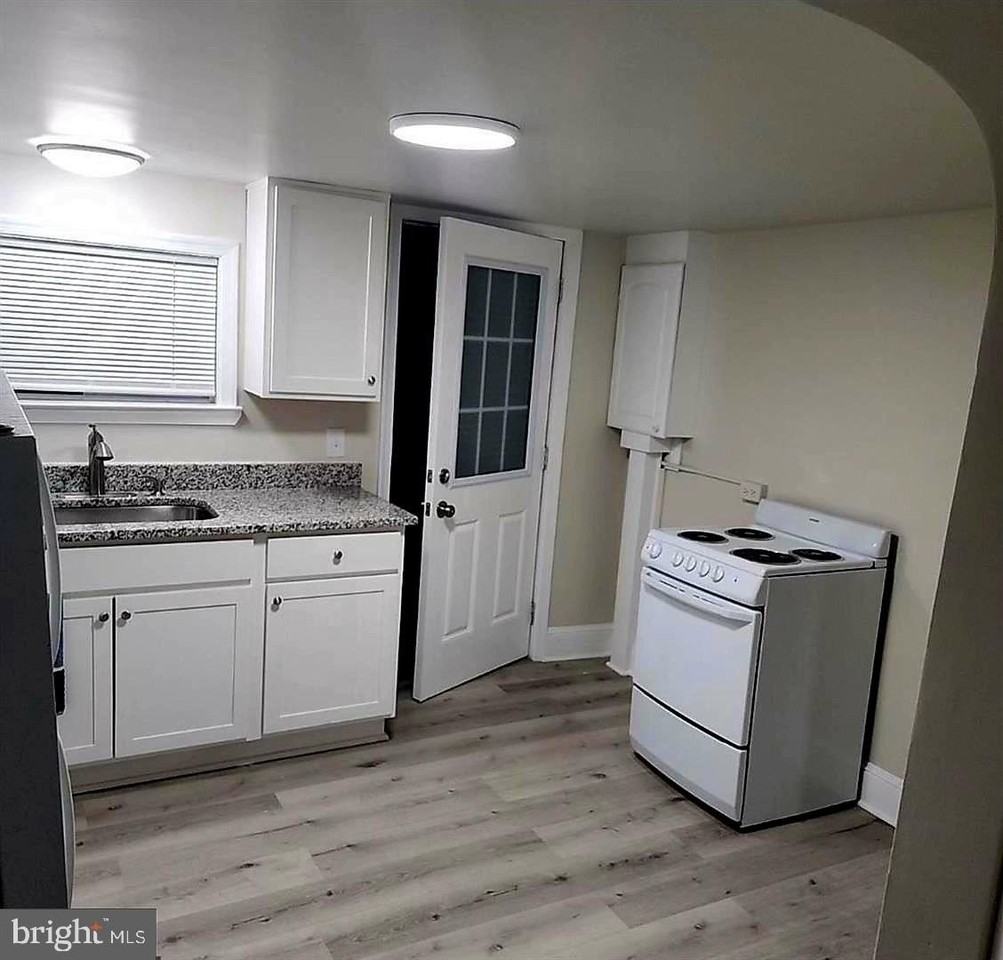 480 W South St - Photo 4 of 11