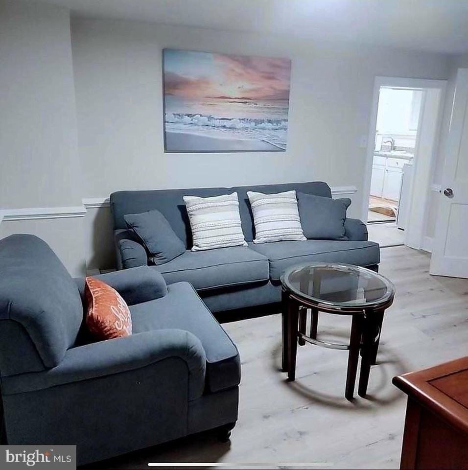 480 W South St - Photo 5 of 11