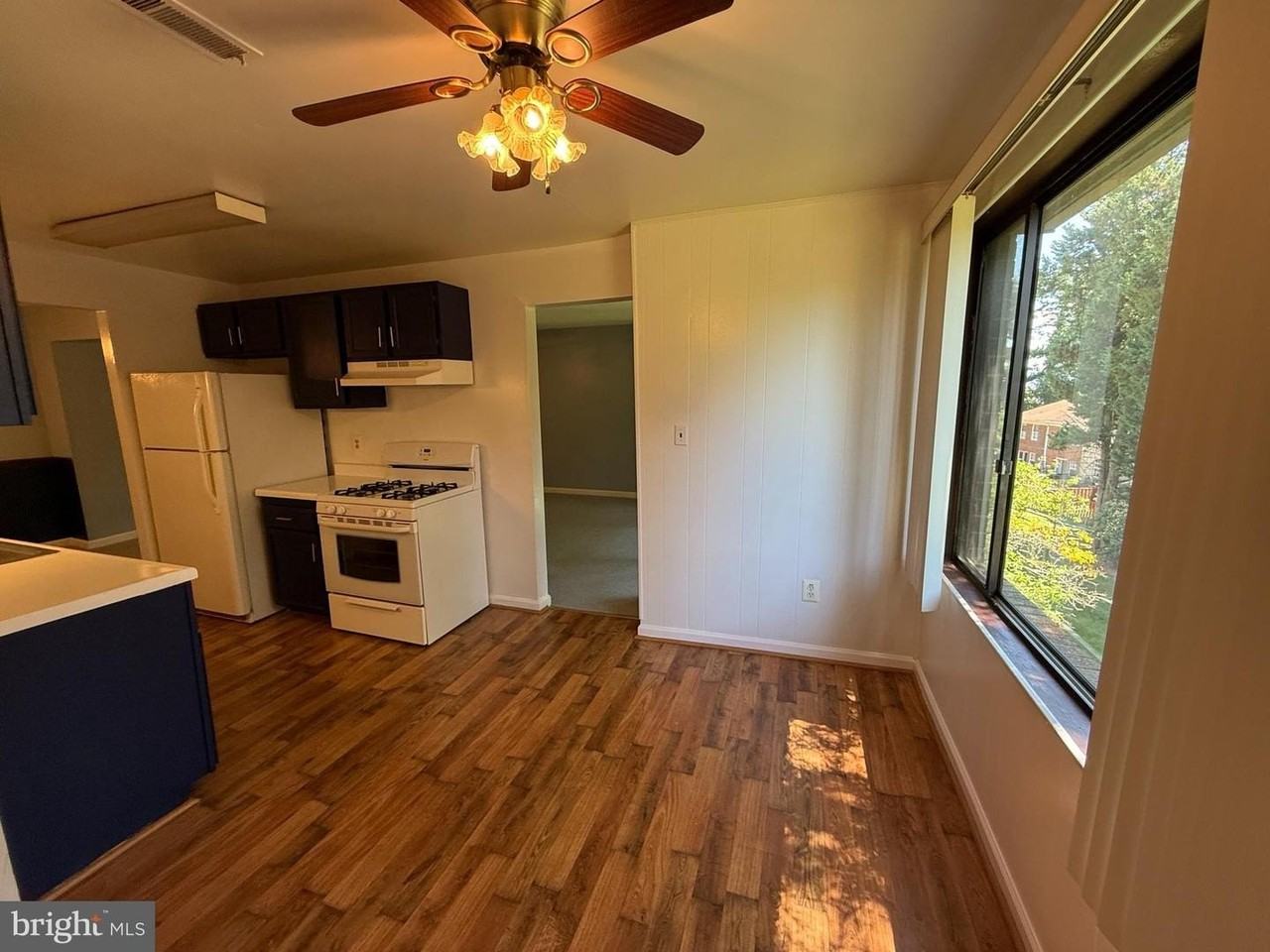 8709 Hayshed Ln - Photo 4 of 32