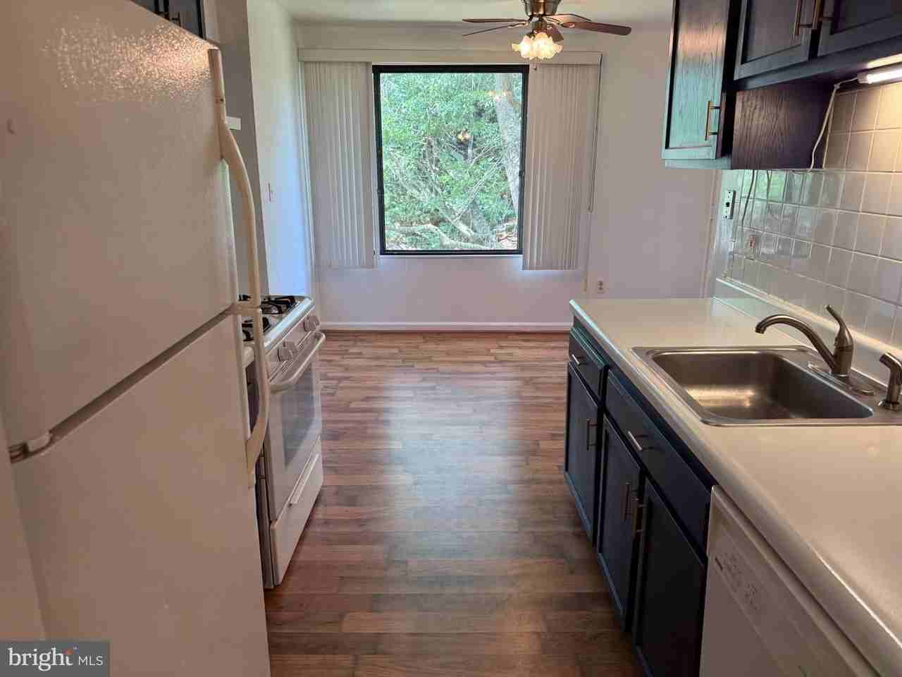 8709 Hayshed Ln - Photo 7 of 32