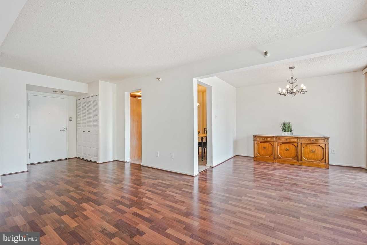 7401 Westlake Ter - Photo 7 of 39