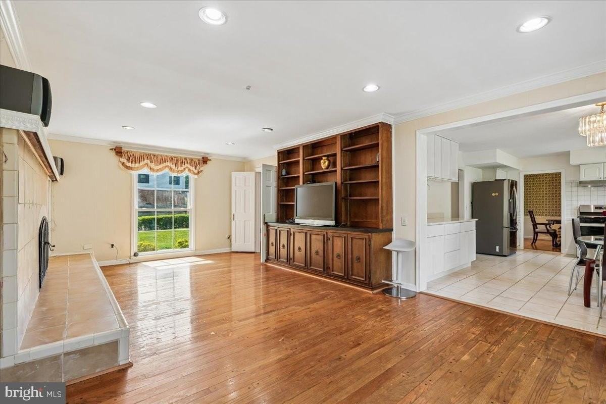 11119 Lamplighter Ln - Photo 7 of 31