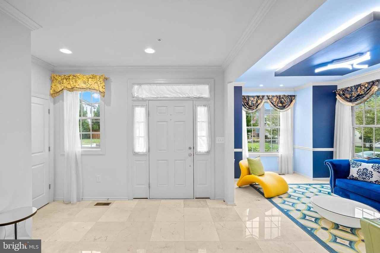 1116 Autumn Brook Ave - Photo 3 of 50