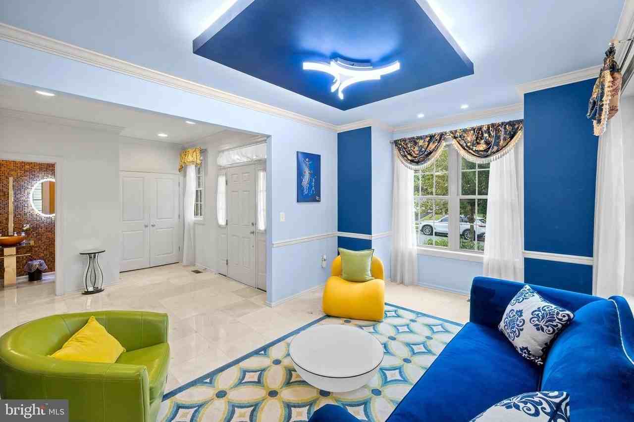 1116 Autumn Brook Ave - Photo 7 of 50