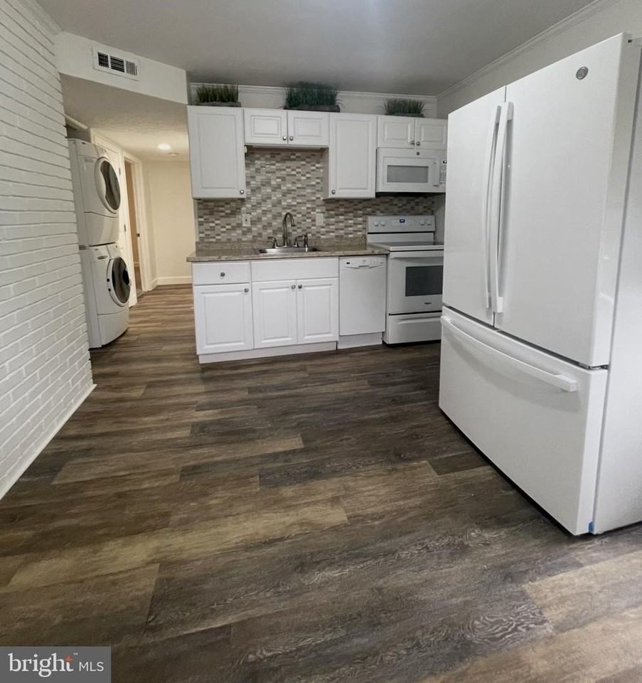 5700 Stillwell Rd - Photo 7 of 19