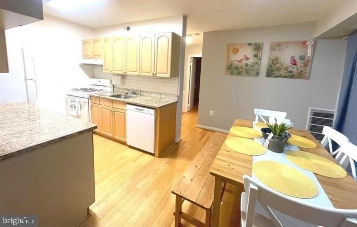 12301 Braxfield Ct - Photo 7 of 10