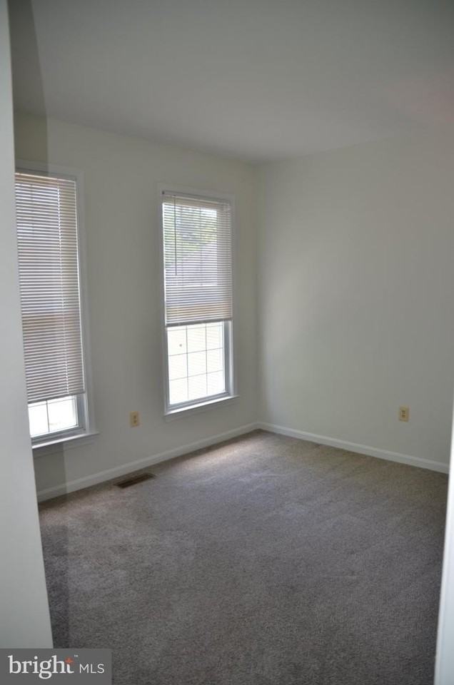 406 Longdraft Rd - Photo 5 of 24