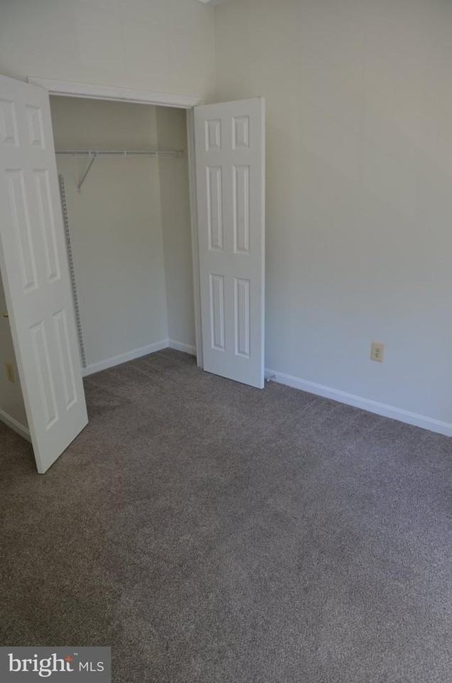 406 Longdraft Rd - Photo 7 of 24