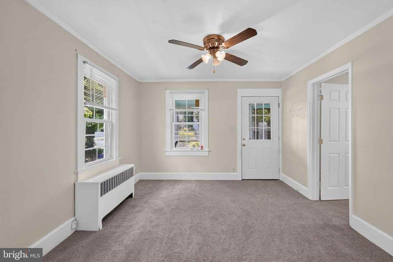 3901 Hampden St - Photo 4 of 23