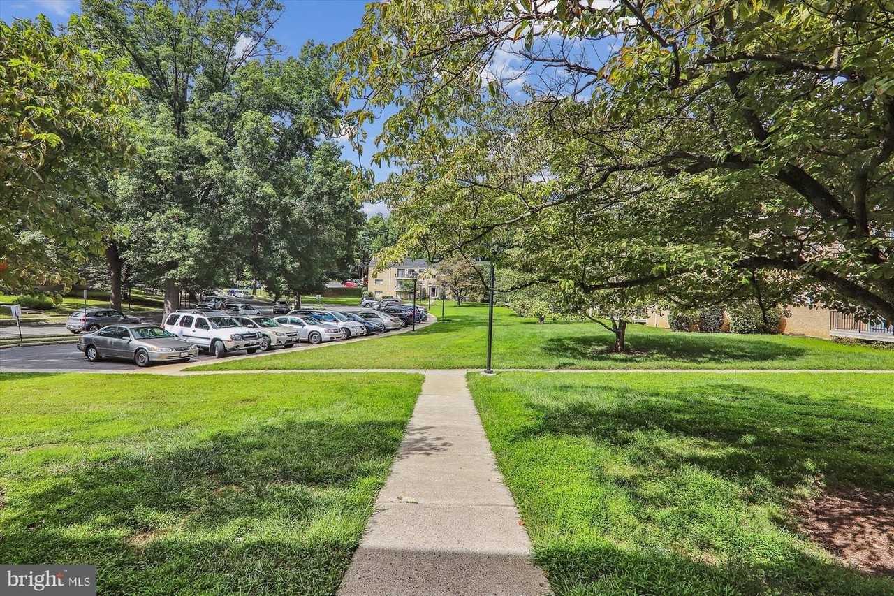 10631 Montrose Ave - Photo 3 of 50