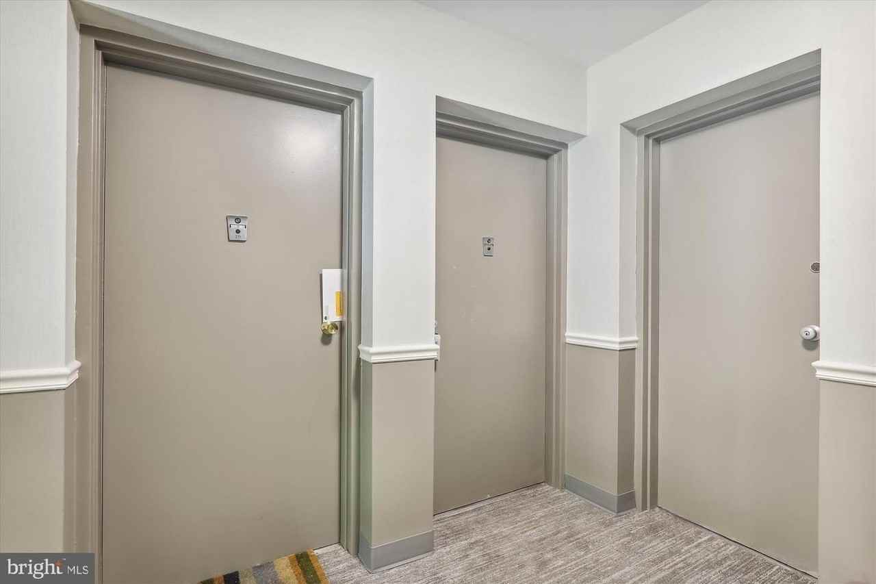 10631 Montrose Ave - Photo 5 of 50