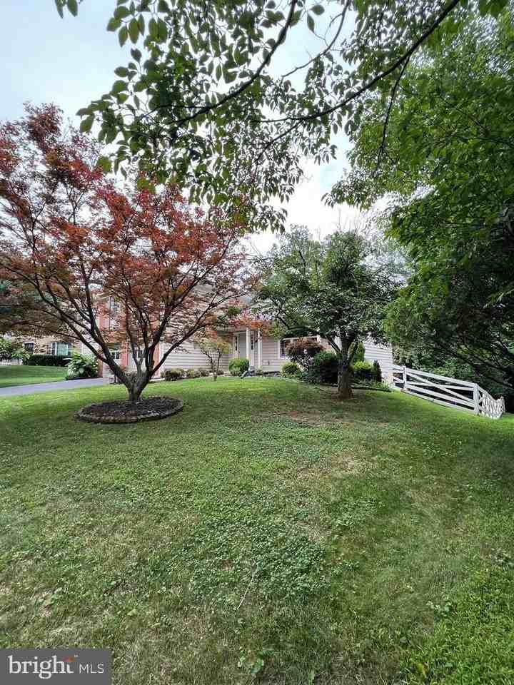 6 Bouldercrest Ct - Photo 5 of 23