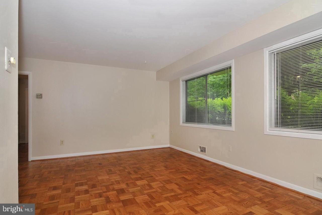 10618 Kenilworth Ave - Photo 2 of 10