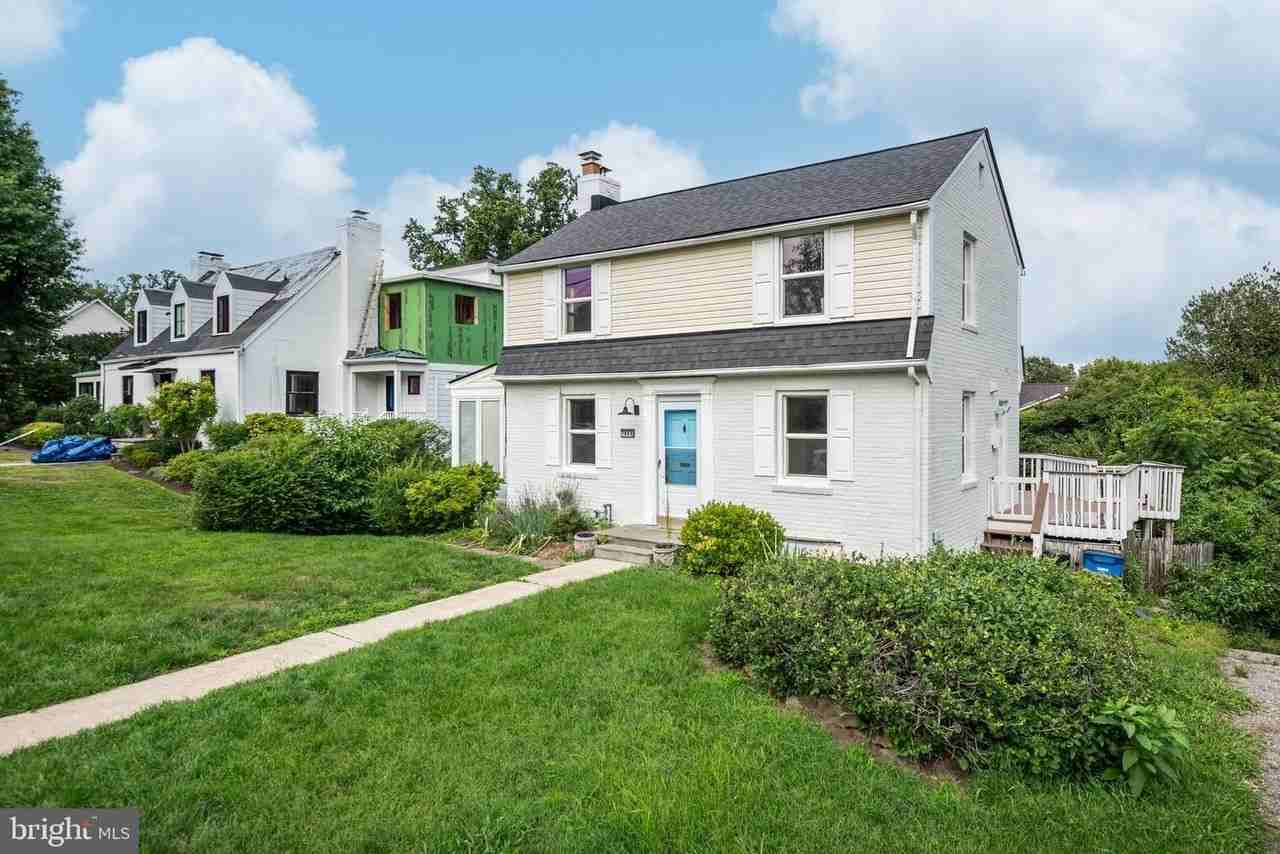 7823 Marion Ln - Photo 2 of 34