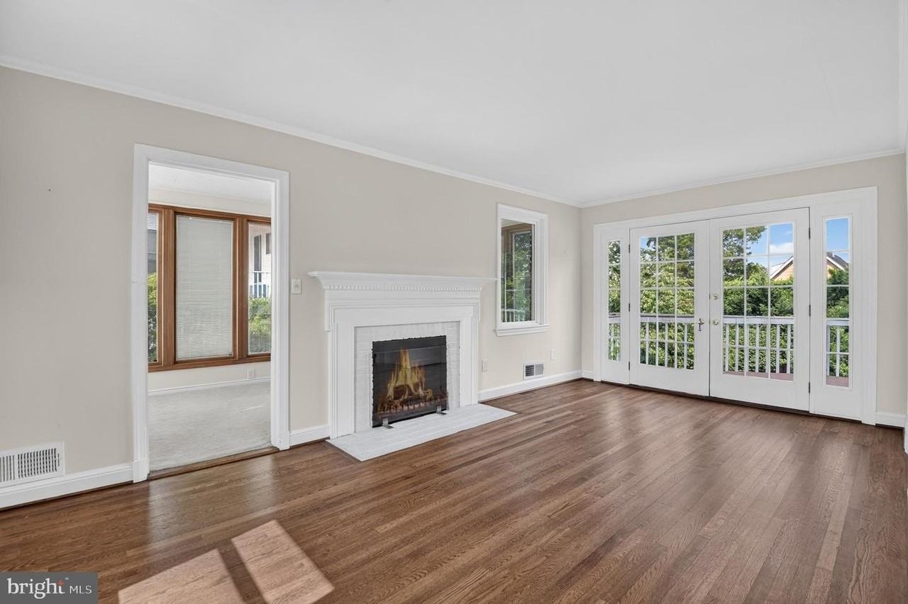 7823 Marion Ln - Photo 4 of 34