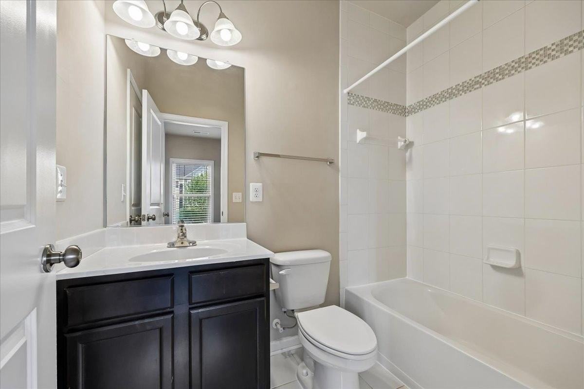 14319 Potomac Heights Ln - Photo 4 of 29