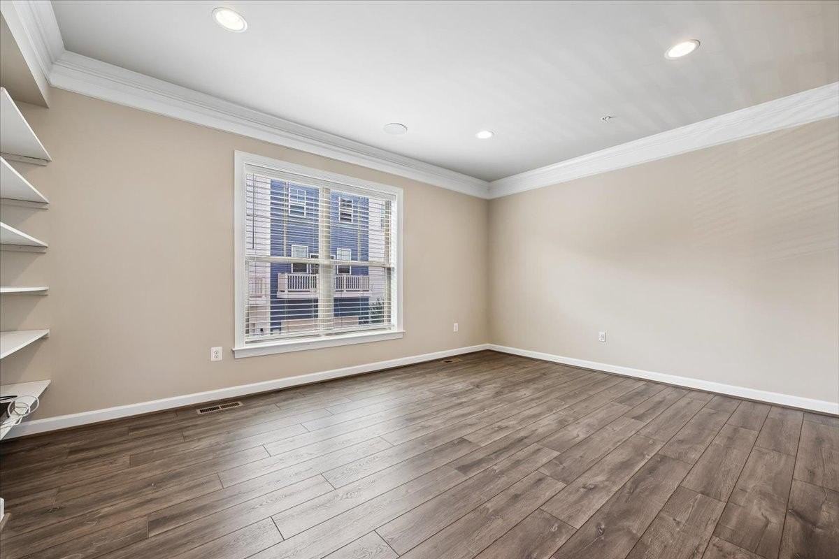 14319 Potomac Heights Ln - Photo 6 of 29