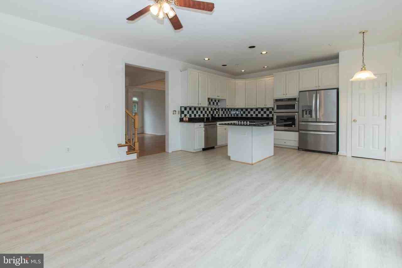 13559 Flowerfield Dr - Photo 7 of 29