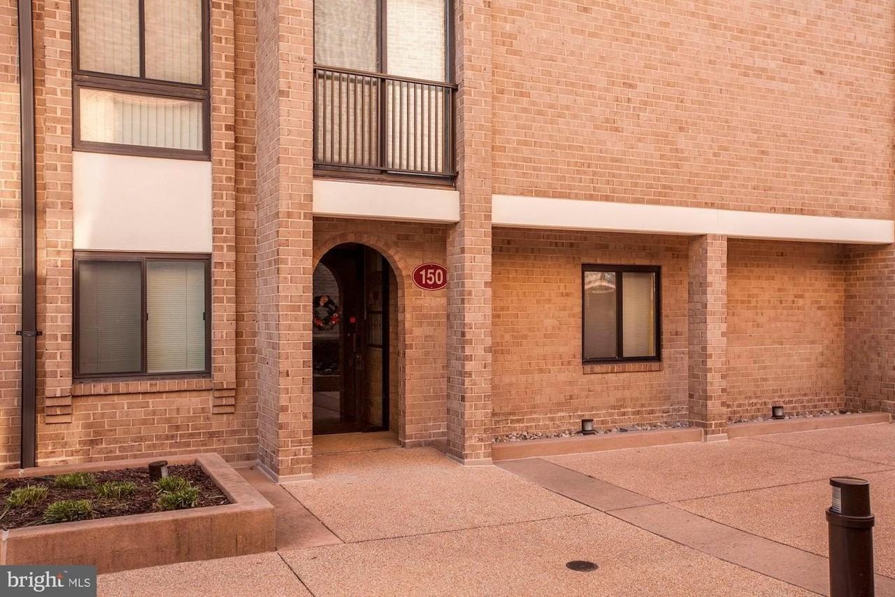 150 Monroe St - Photo 2 of 34