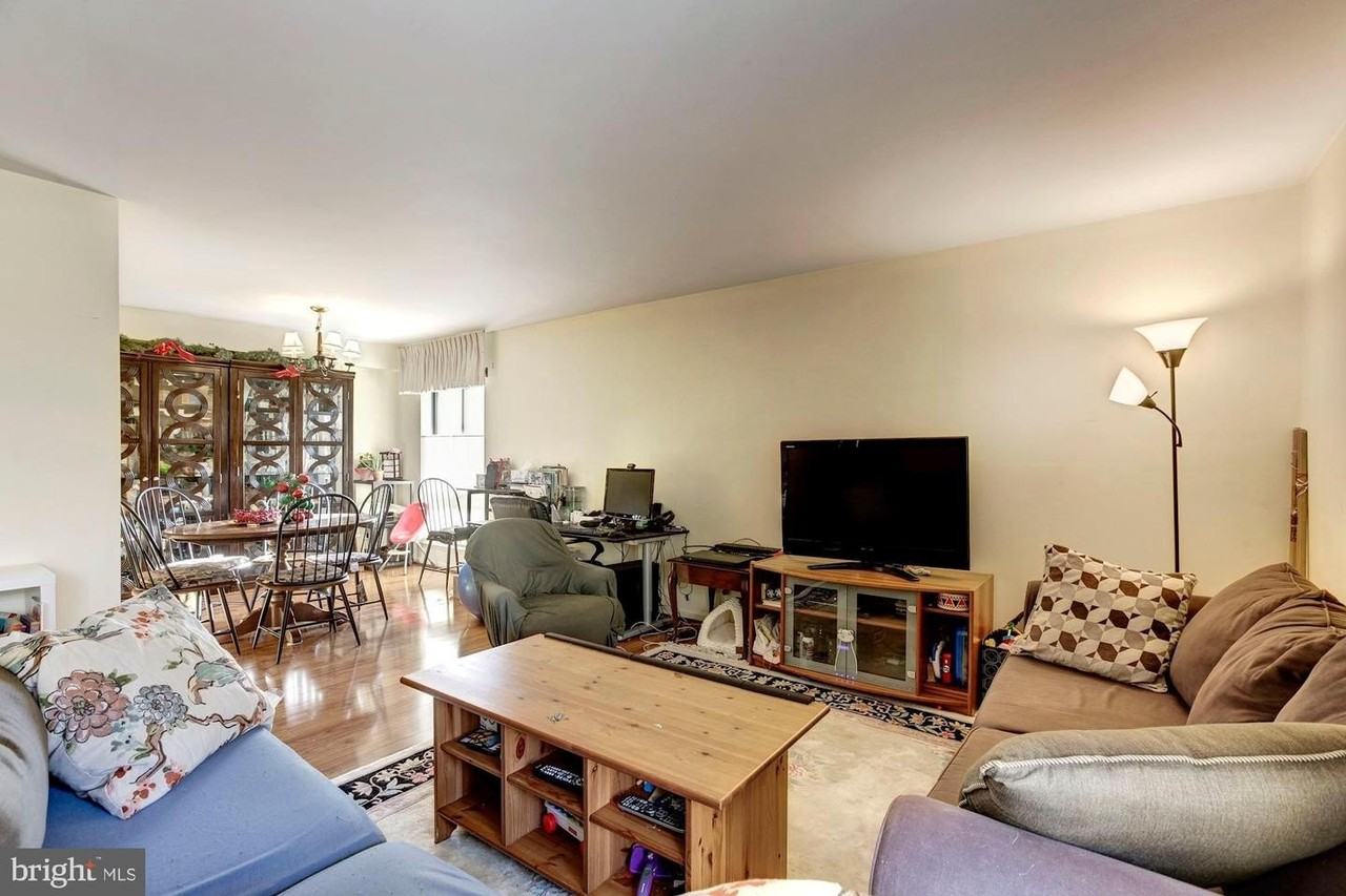 150 Monroe St - Photo 4 of 34