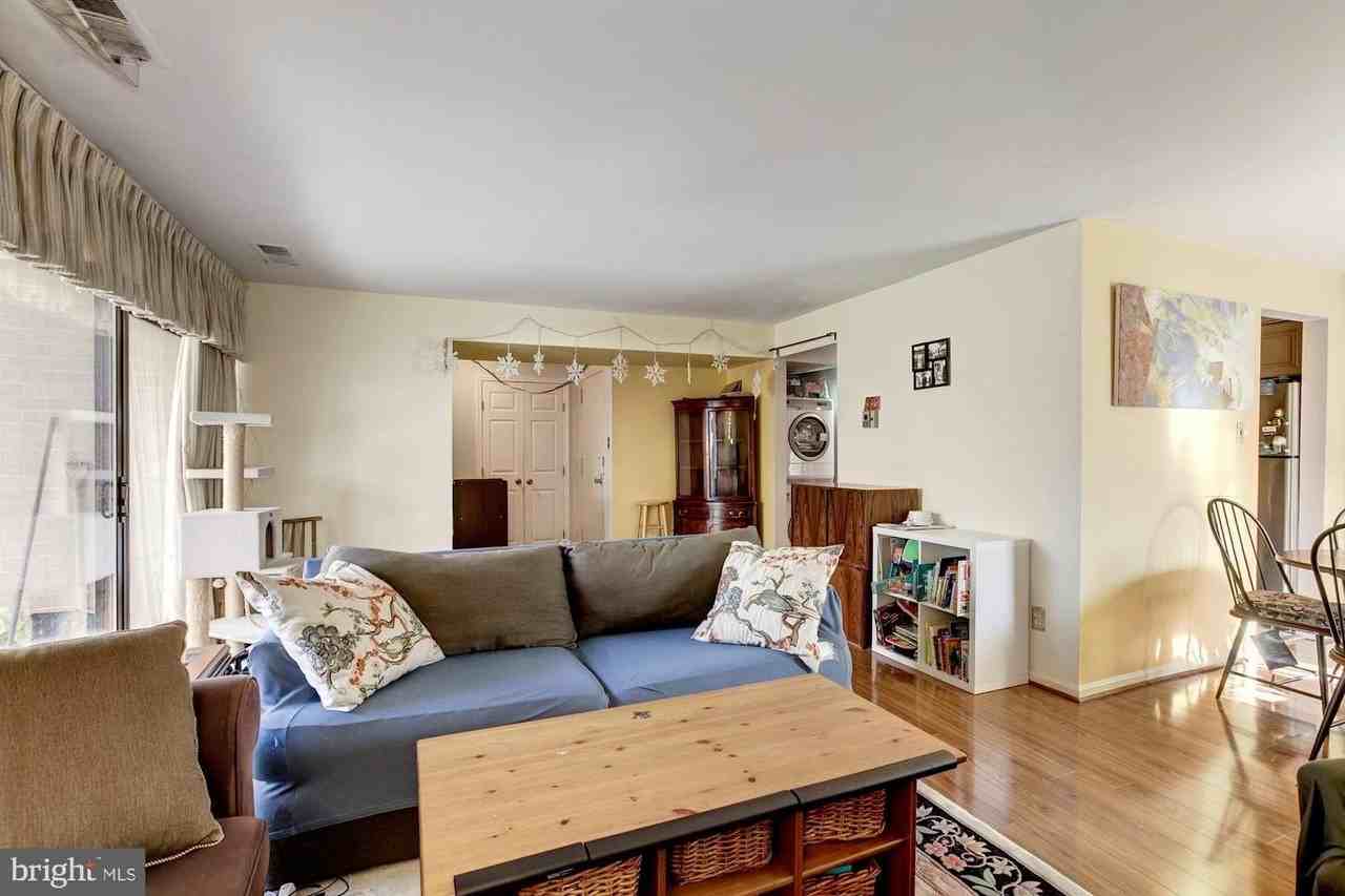 150 Monroe St - Photo 5 of 34