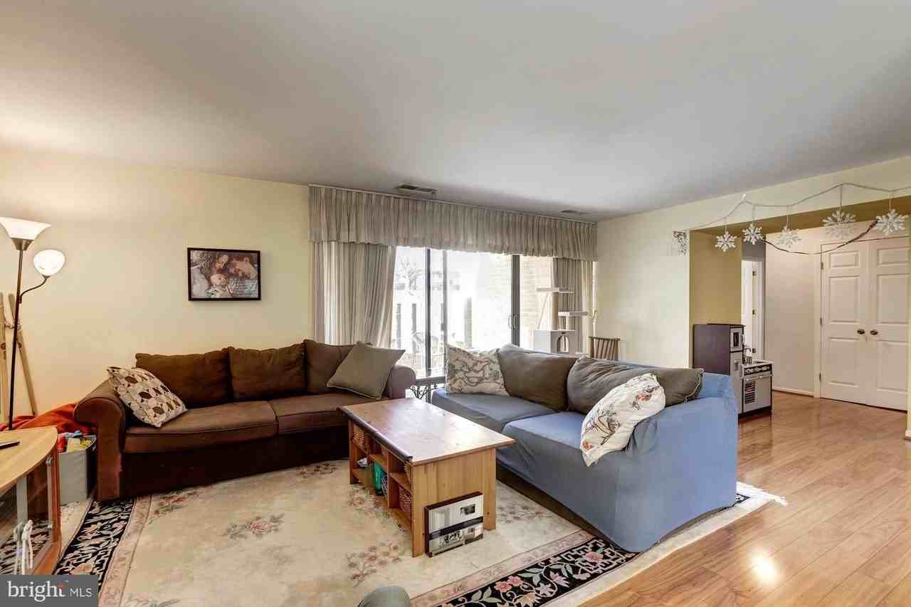 150 Monroe St - Photo 6 of 34