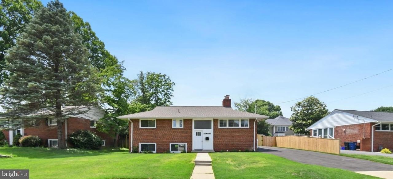 10228 Farnham Dr - Photo 4 of 35